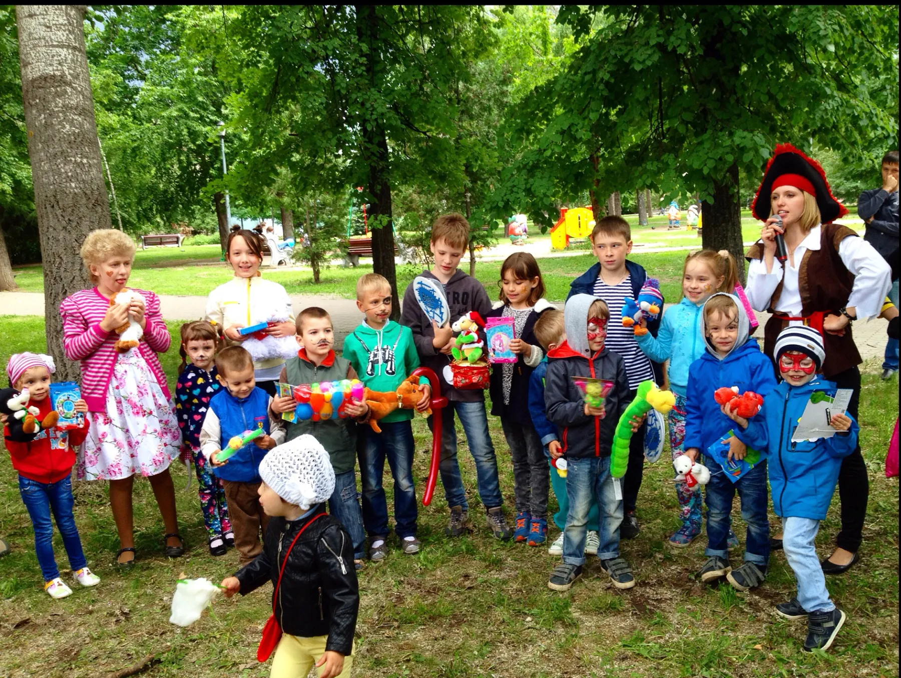 ПРАЗДНИК РАДОСТИ И ДЕТСТВА